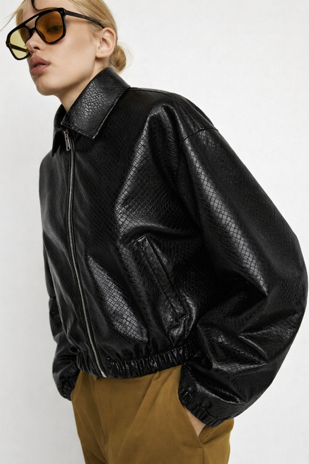 Bomber Velar